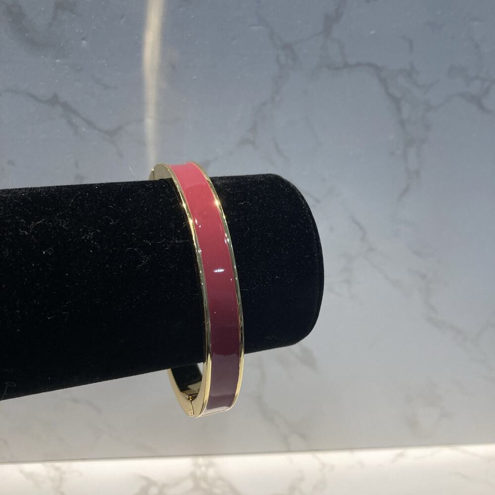 Classic Talbots Fushia Pink Enamel Hinged‎ Gold tone Bangle Bracelet 7.25"